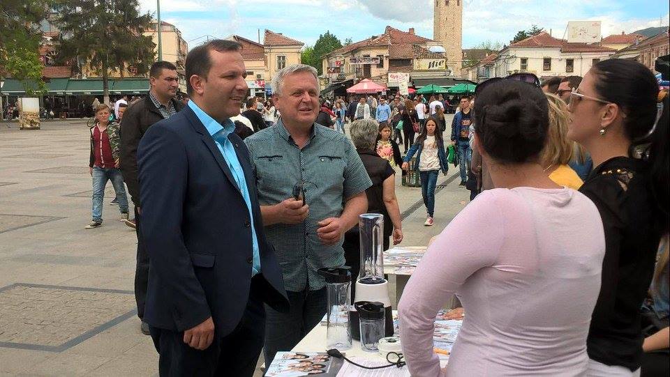 Оливер Спасовски во неформална посета на СДСМ Прилеп